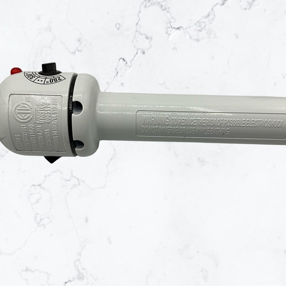 Hot Tools Pro Nano Ceramic Fliperless Curling Wand - Picture 3 of 5